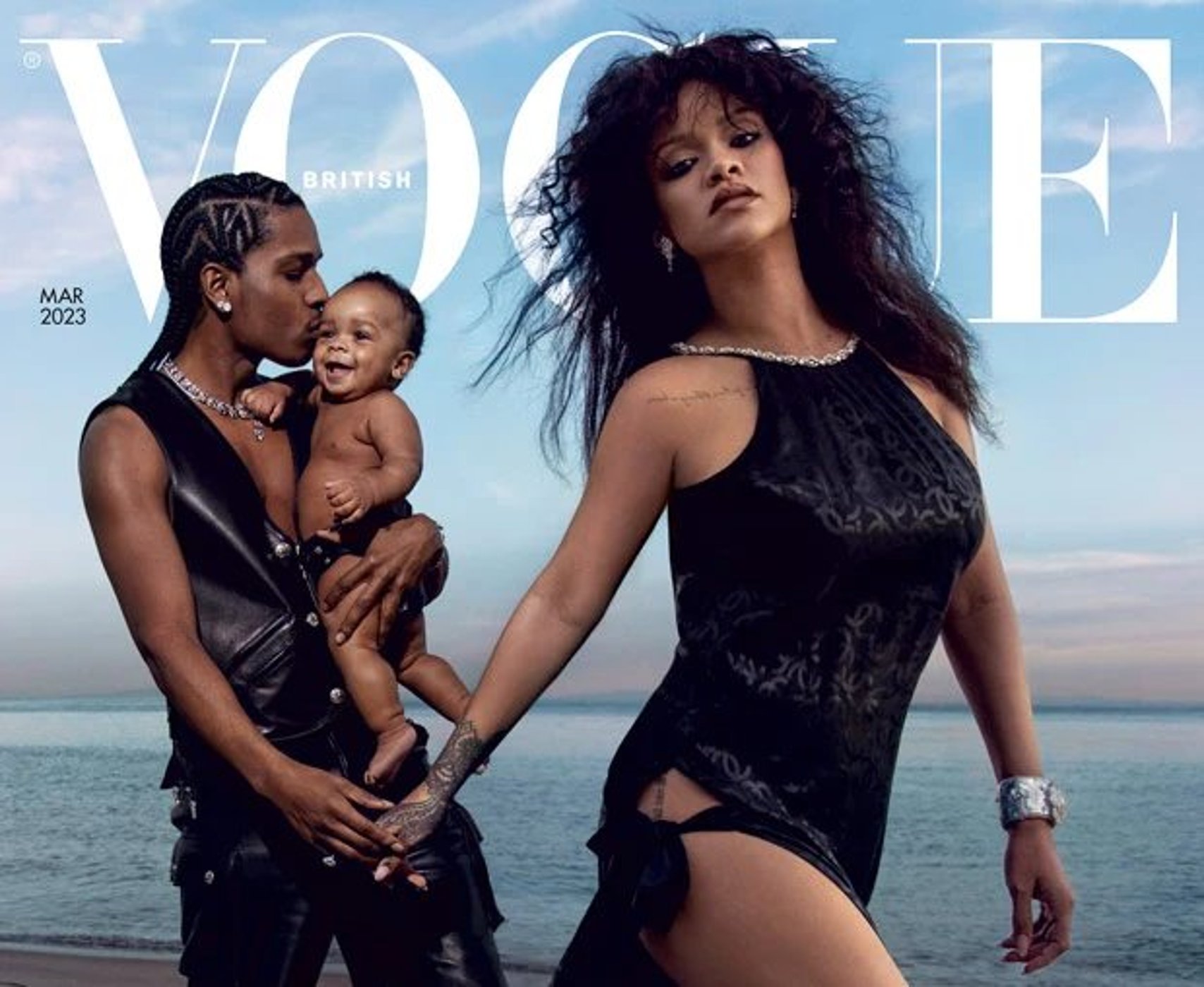 Рианна вместе с сыном и A$AP Rocky снялась для обложки Vogue