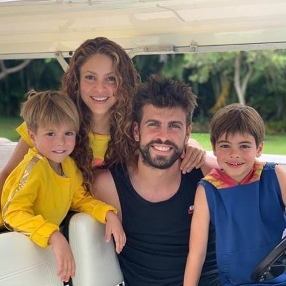 Шакира и Жерар Пике с сыновьями